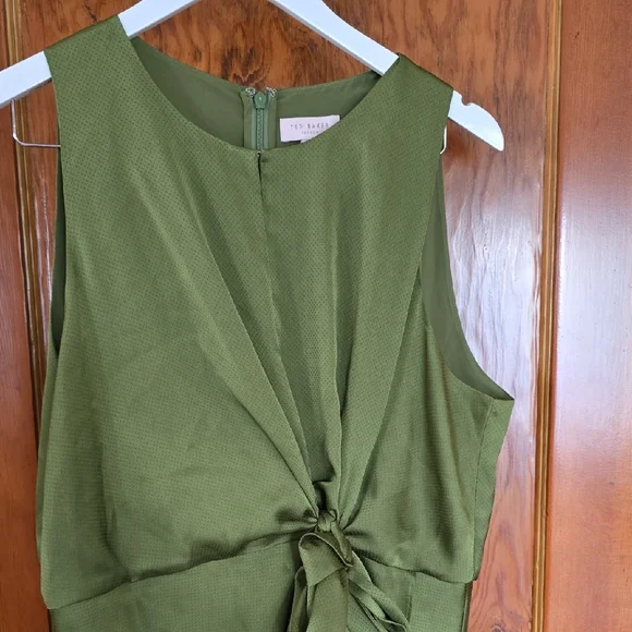 Ted Baker pohshan Keyhole Detail Midi Dress in khaki-Green - Picture 4 of 10